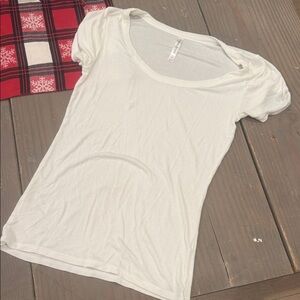Fabletics White Short Sleeve Tee